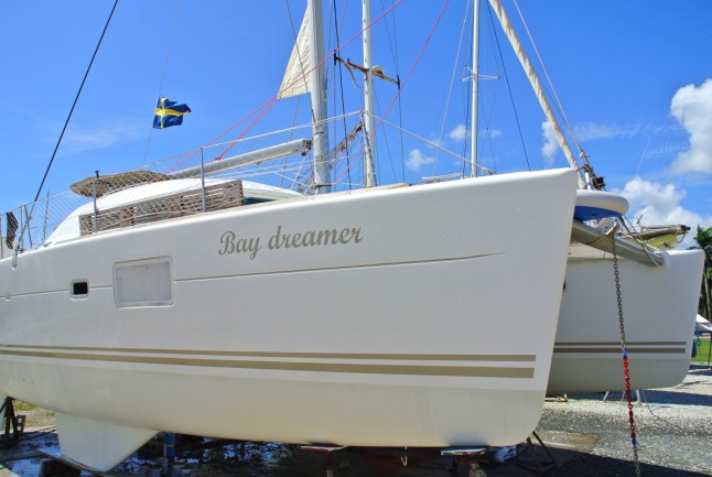 Yearly maintainance in Shelter Bay Marina